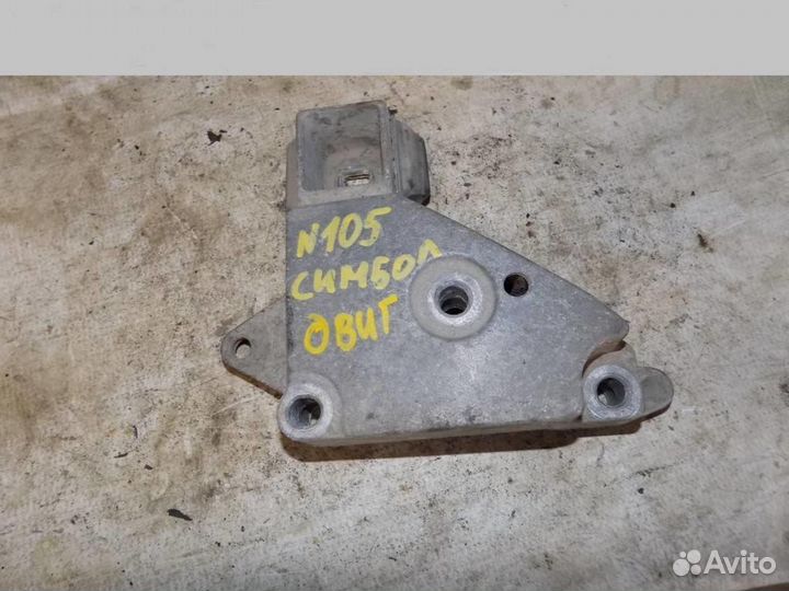 Кронштейн двигателя правый Clio/Symbol 1998-2008