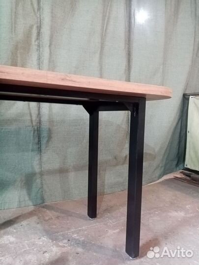Кухонный стол