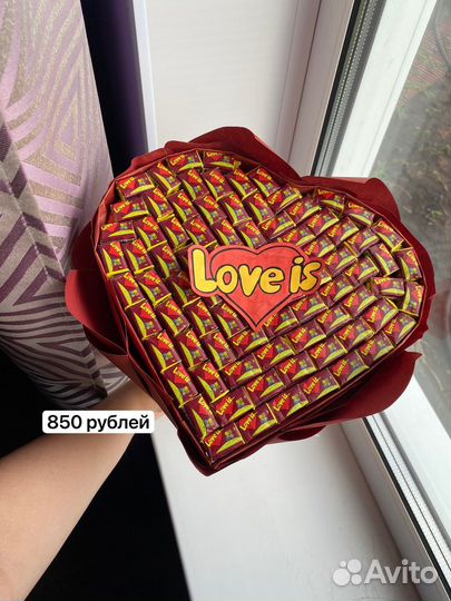 Съедобные букеты из конфет Love is
