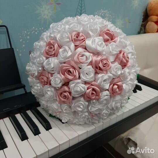 Свадебный букет из атласных лент