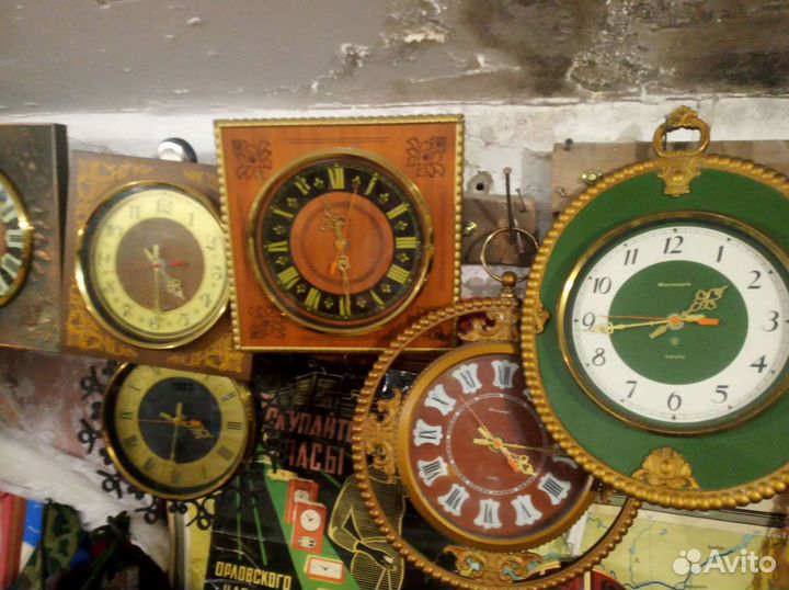 СССР Часы настенные эл.механ. кварц Янтарь подсвеч