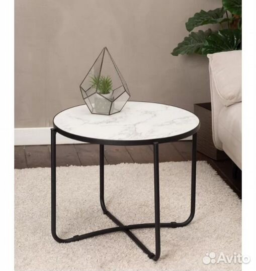 Журнальный столик новый