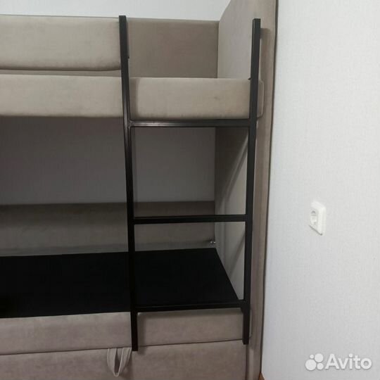 Двухъярусная кровать