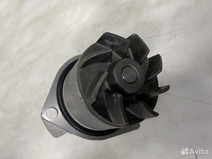 Водяная помпа VW Golf/Passat 2.8/2.9