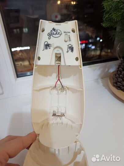 Освежитель воздуха автоматический glade