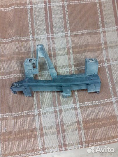 Крепления переднего бампера на Peugeot 307