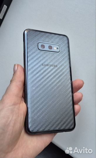 Samsung Galaxy S10e, 6/128 ГБ