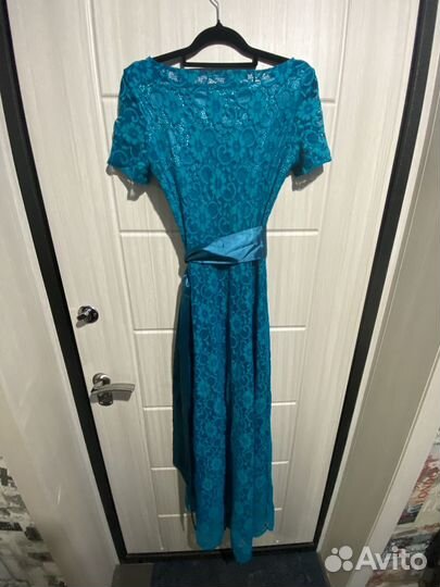 Платье вечернее изумрудное