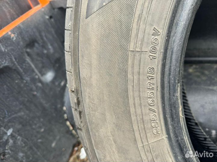 Yokohama BluEarth-XT AE61 235/65 R18