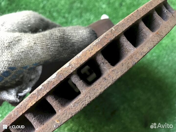 Тормозной диск на toyota carina AT190 4AFE