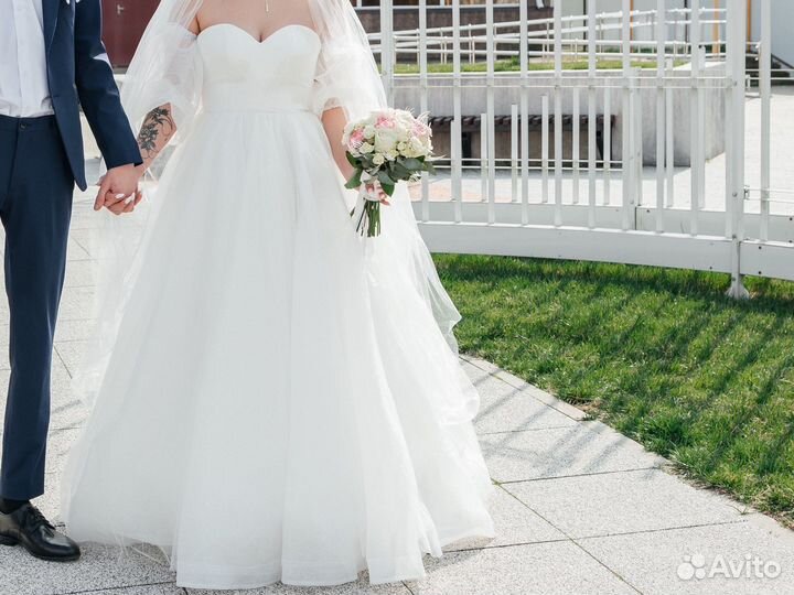 Свадебное платье