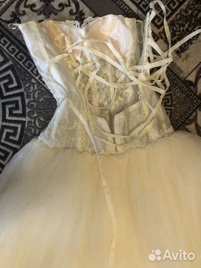 Свадебное платье необыкновенной красоты