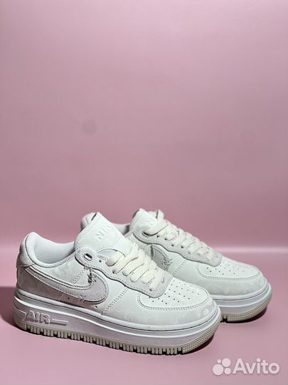 Кроссовки женские Nike Air Force 1