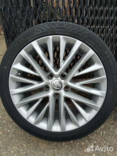 Jinyu YU63 240/45 R18