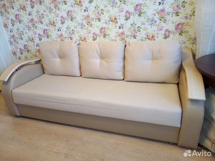 Диван двуспальный