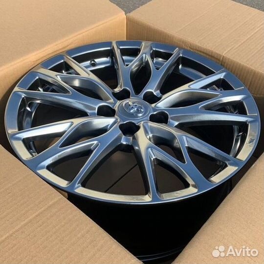 Диски на Toyota Camry Тойота Камри R18