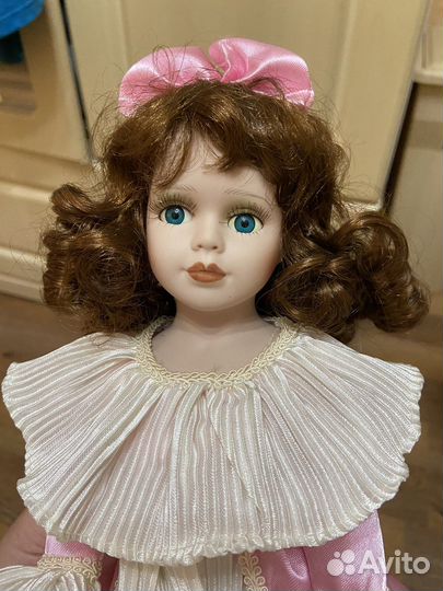 Кукла фарфоровая коллекционная