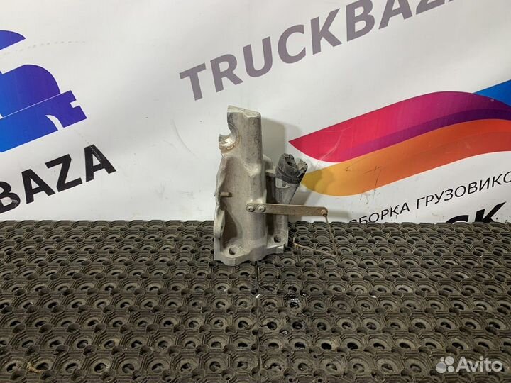 Кронштейн крепления торсиона левый