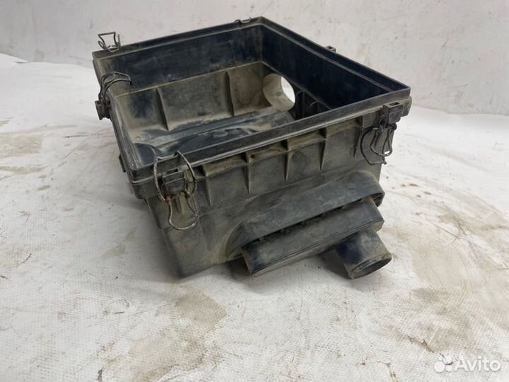 Крышка корпуса воздушного фильтра Mercedes-Benz