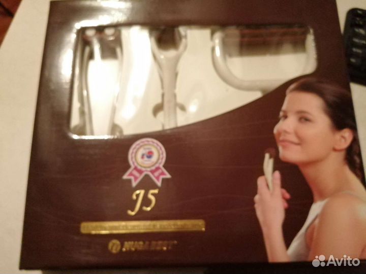 Массажер для лица нефритовый