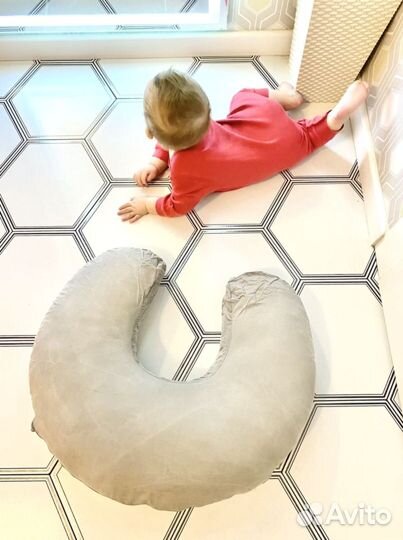 Подушка для кормления ребенка