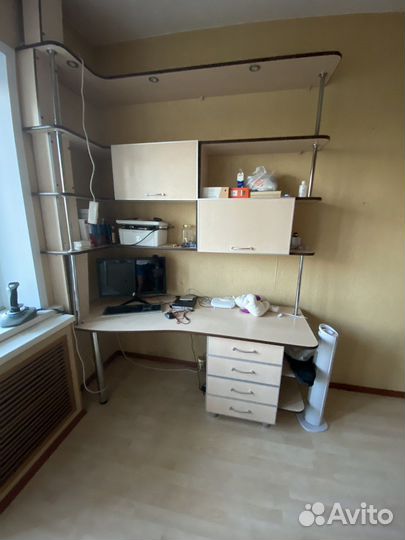 Угловой письменный стол