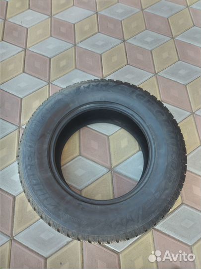 Bridgestone Ice Cruiser 7000 265/65 R17
