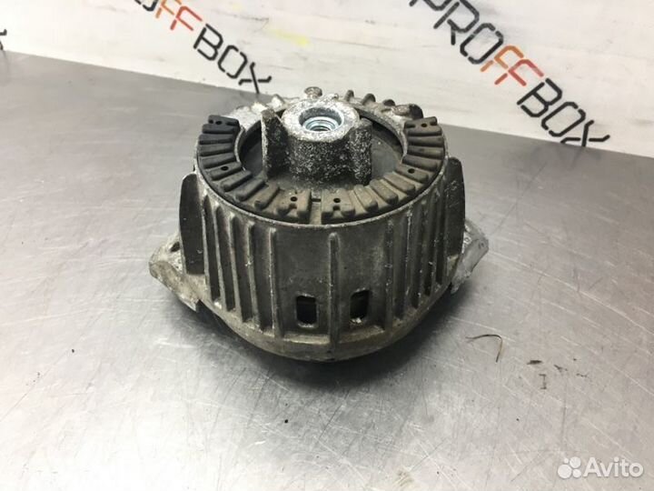 Подушка крепления двигателя Mercedes C-Class W204