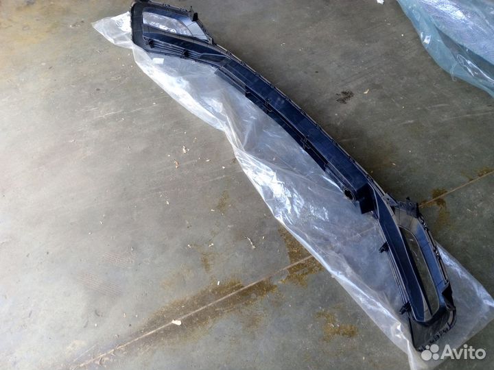 Решетка переднего бампера Hyundai H1/Grand Starex