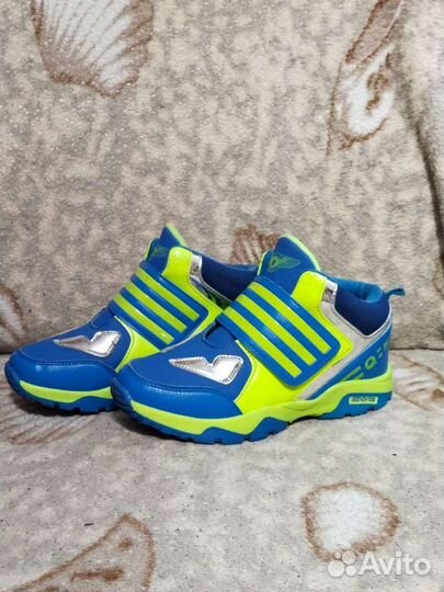 Кроссовки утеплённые