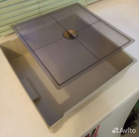 Лоток с крышкой