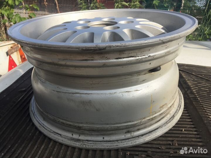 Литые легкосплавные диски 15R на BMW made in Italy