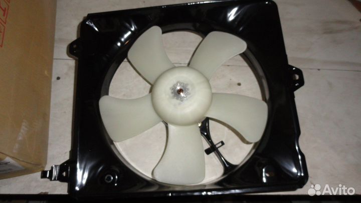 Диффузор радиатора Toyota Corolla/Avensis/Camry