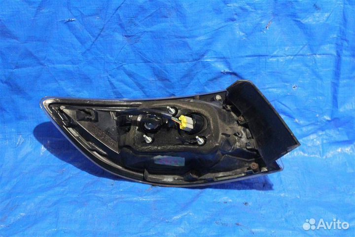 Фонарь наружный правый mazda 3