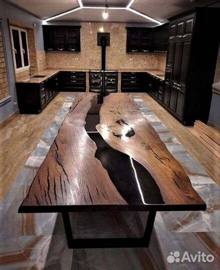 Стол река из слэба и эпоксидной смолы