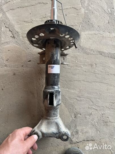 Стойка мерседес w212