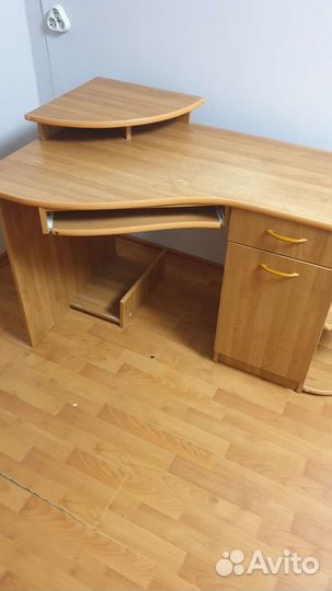 Компьютерный стол