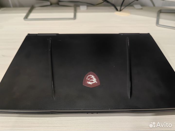 Игровой ноутбук MSI Leopard 10750H/16/2070/512