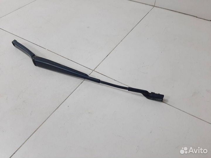 Поводок стеклоочистителя передний левый Skoda Rapi