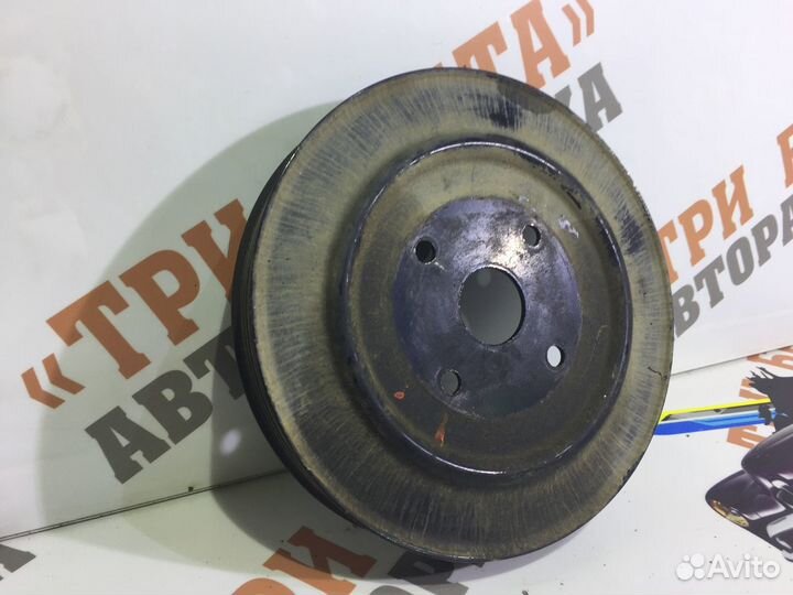 Мицубиси L200 Шкив помпы