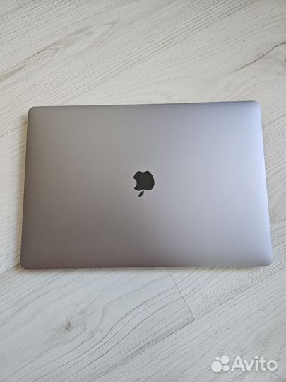 Apple MacBook Pro 16 2019