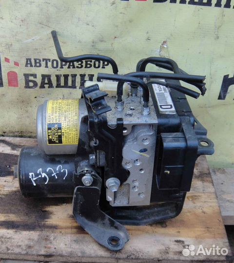 Toyota harrier Блок управления ABS