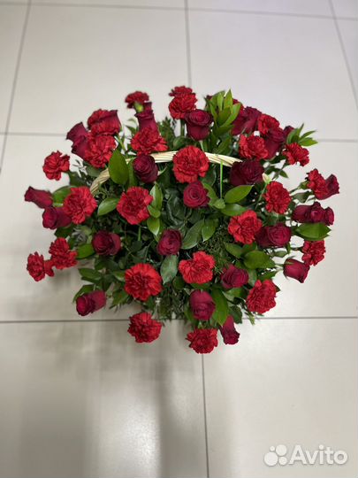 Корзина с цветами