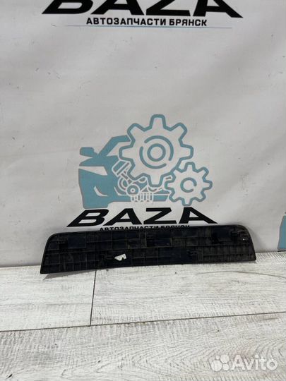 Накладка заднего правого порога Hyundai ix35