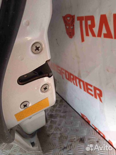 Петли двери левые задние Toyota Corolla EE103V