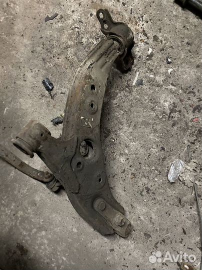 Передний правый mazda 323 f BA