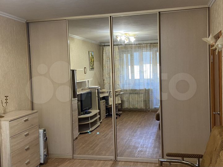 2-к. квартира, 57 м², 5/10 эт.