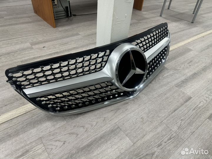 Решетка радиатора mercedes 207 diamond