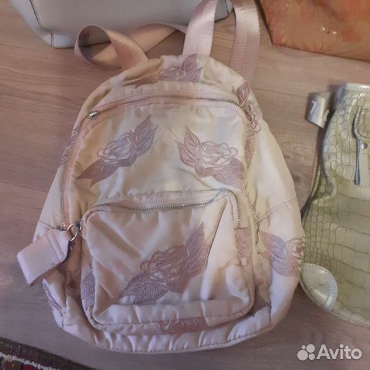 Отдам гель лаки топ базы для ногтей все косметику