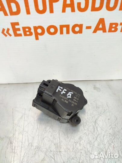Моторчик заслонок печки Ford Focus 2 седан 2.0 Л